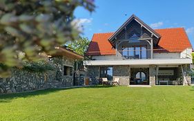 Vineyard Cottage Lan Na Hribu